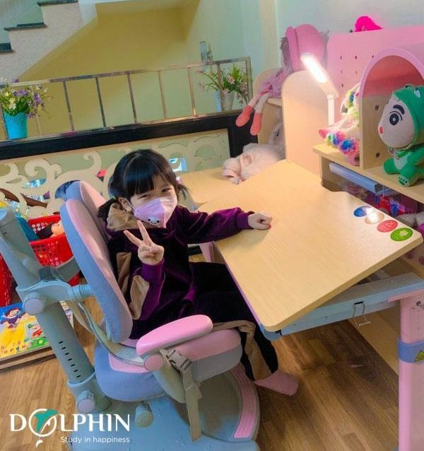 Bàn học thông minh Dolphin Dol-5 có thể chỉnh được đô nghiêng mặt bàn