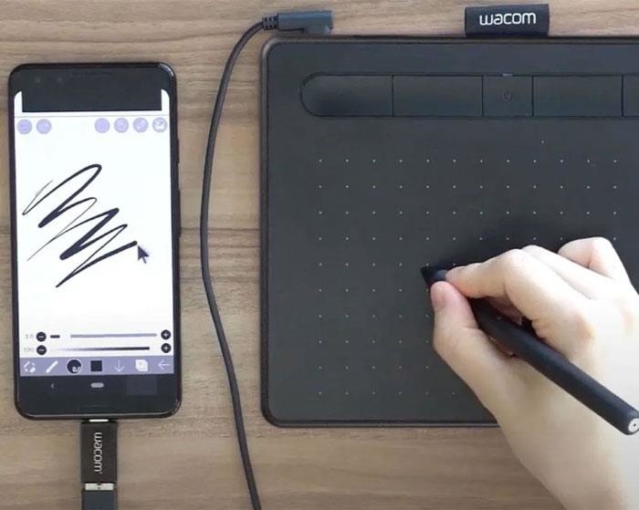 Wacom CTL-6100/K1-CX có khả năng tương thích với nhiều thiết bị thông qua cáp USB